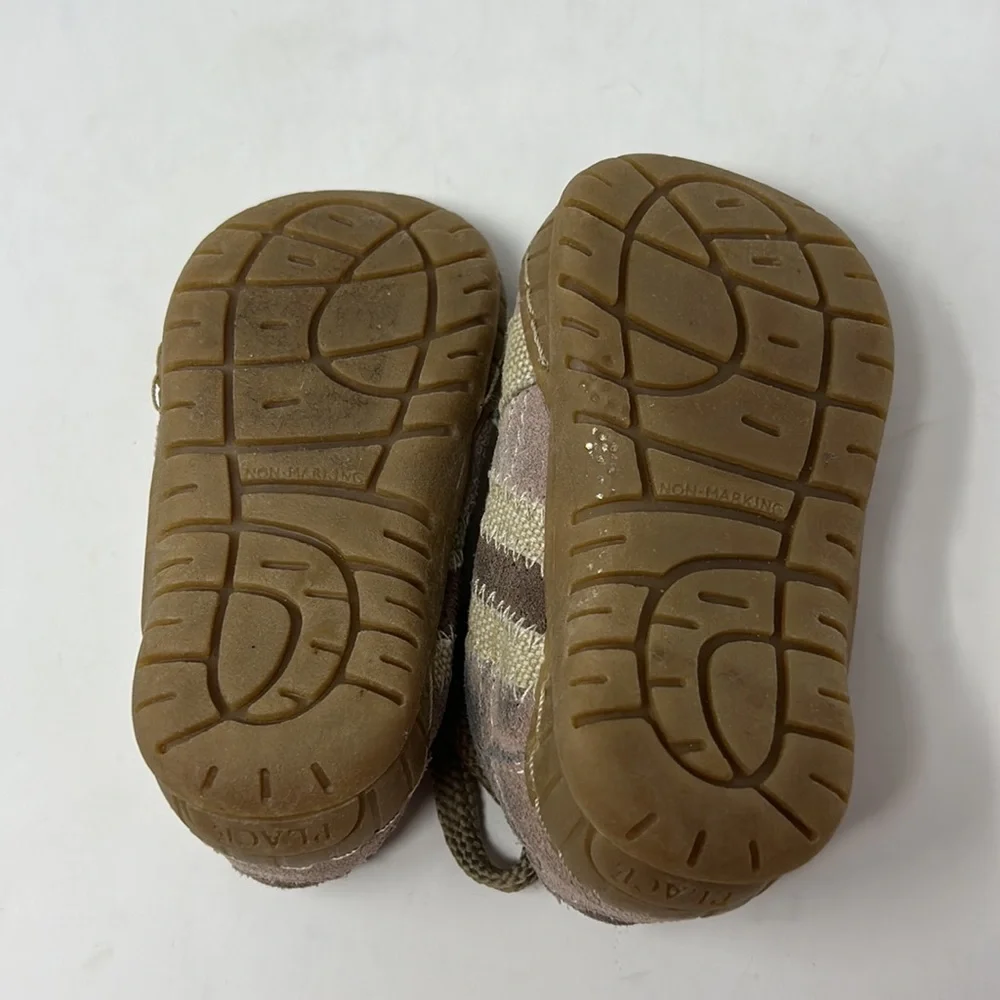 Children’s Place Boy’s Lace-Up Shoes Size 4 Excellent Condition